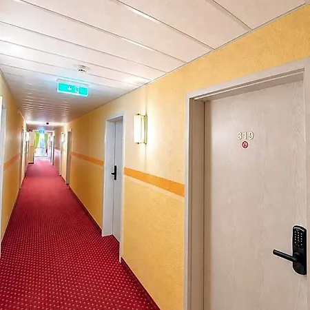 Hotel Quick Self Check-in 3*